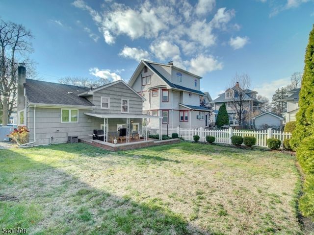 121 Woodland Ave, Rutherford Boro, NJ 07070