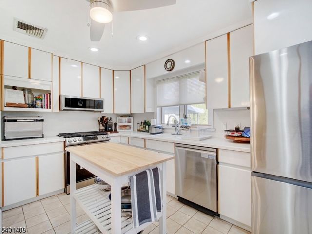 121 Woodland Ave, Rutherford Boro, NJ 07070