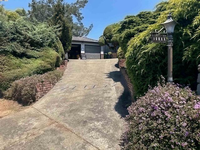 17838 Walnut Road, Castro Valley, CA 94546