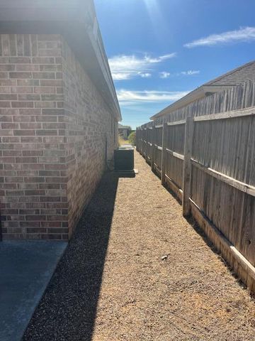 5828 104th Street, Lubbock, TX 79424