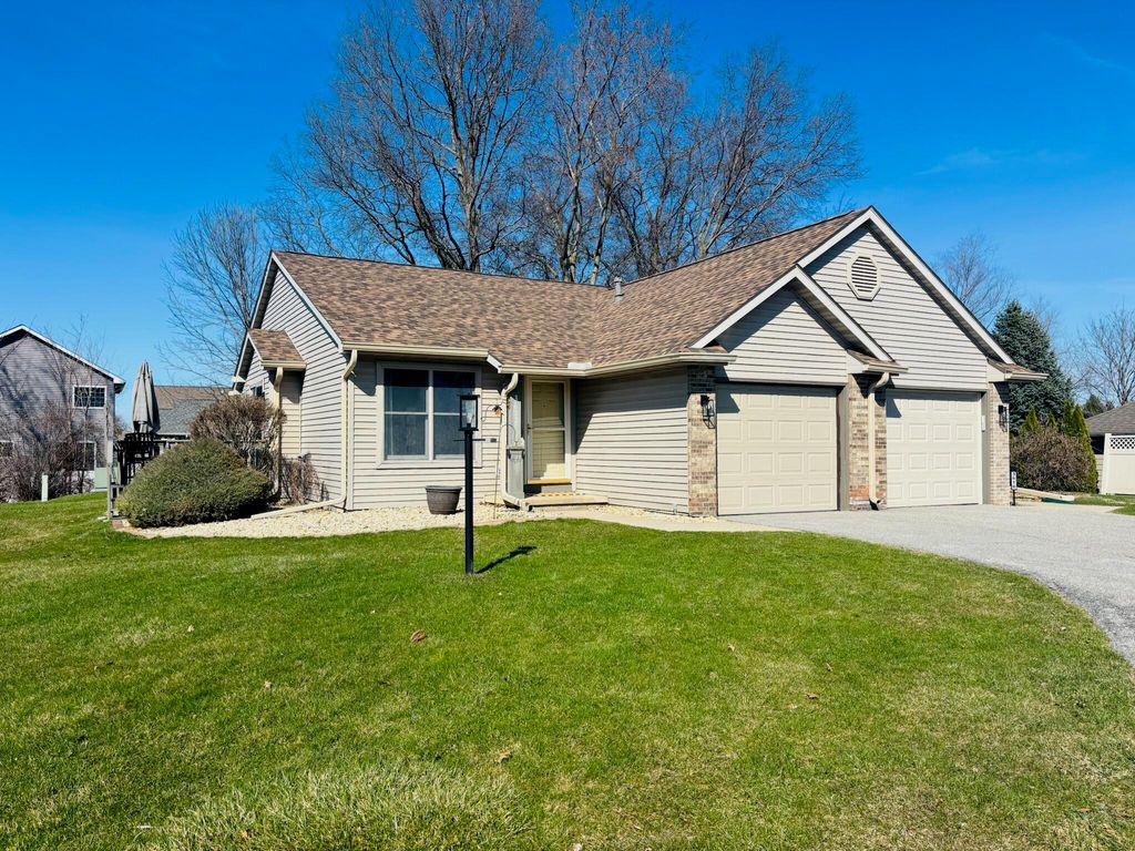 3612 Creekside Drive, Valparaiso, IN 46383