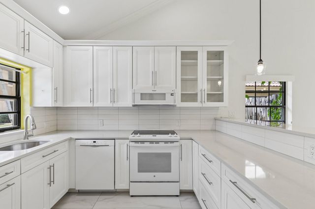 2656 Riverside Drive 2656, Coral Springs, FL 33065