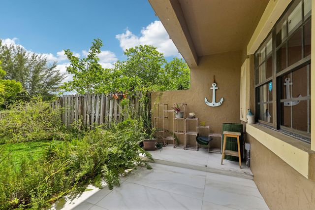 2656 Riverside Drive 2656, Coral Springs, FL 33065