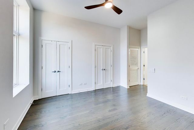 725 N Aberdeen Street 202, Chicago, IL 60642