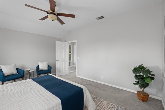 120 Meadowside DR, Hutto, TX 78634