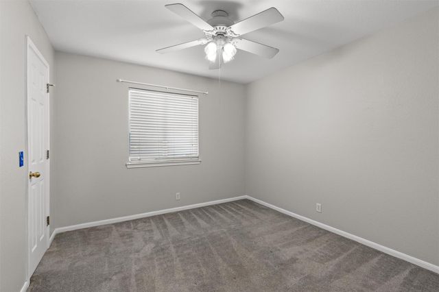 120 Meadowside DR, Hutto, TX 78634