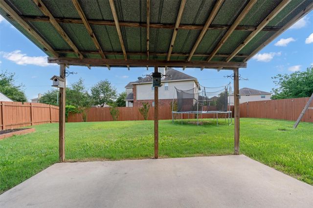 120 Meadowside DR, Hutto, TX 78634