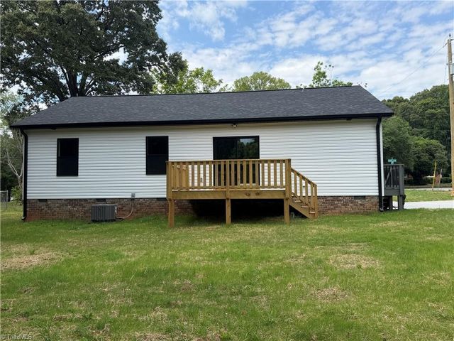121 Smith Avenue, Lexington, NC 27292