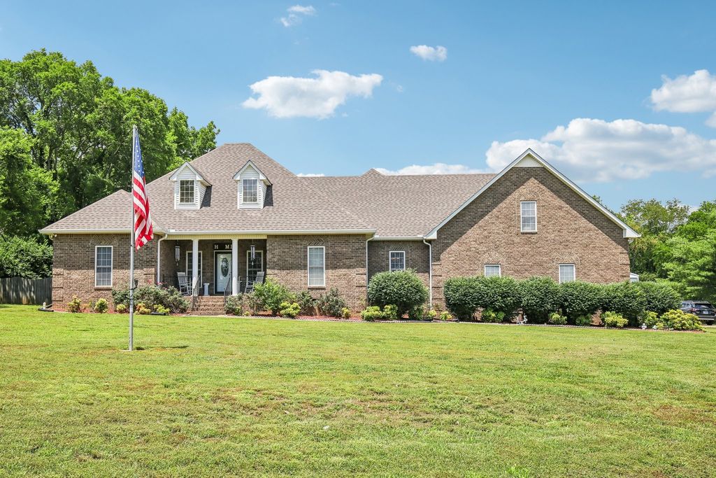 1637 Cairo Rd, Gallatin, TN 37066