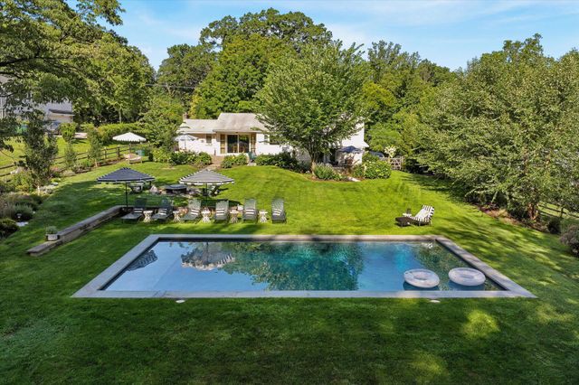 341 SPRAGUE RD, Penn Valley, PA 19072
