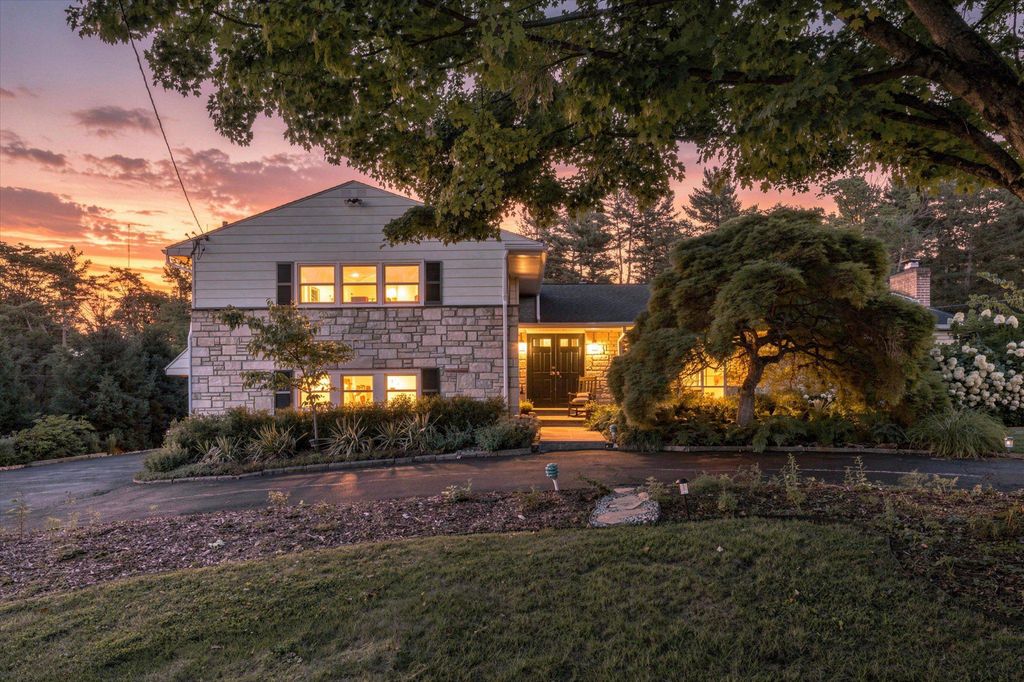 341 SPRAGUE RD, Penn Valley, PA 19072
