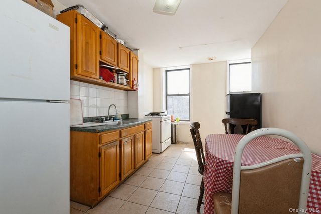 275 Howard Avenue, Brooklyn, NY 11233