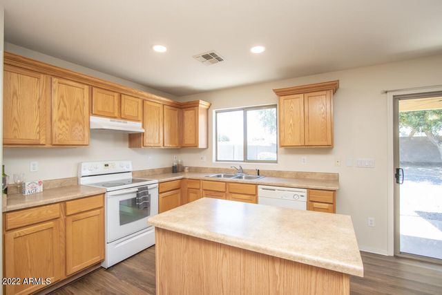 1831 W DESERT SEASONS Drive, San Tan Valley, AZ 85144