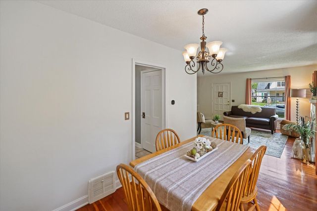 3805 Zenith Avenue N, Robbinsdale, MN 55422