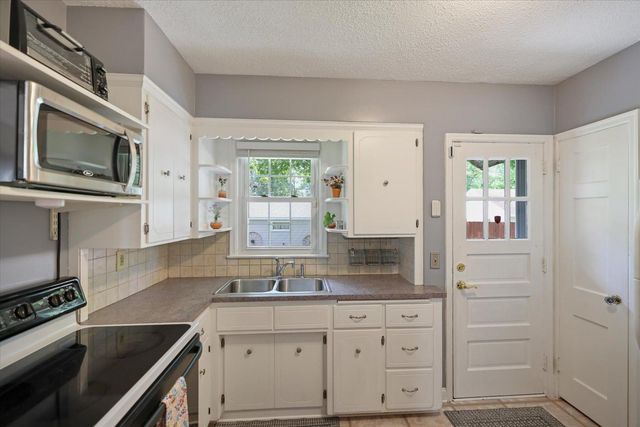 3805 Zenith Avenue N, Robbinsdale, MN 55422