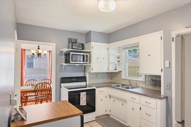 3805 Zenith Avenue N, Robbinsdale, MN 55422