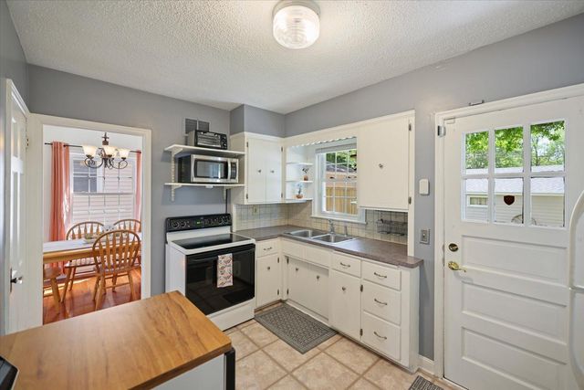 3805 Zenith Avenue N, Robbinsdale, MN 55422