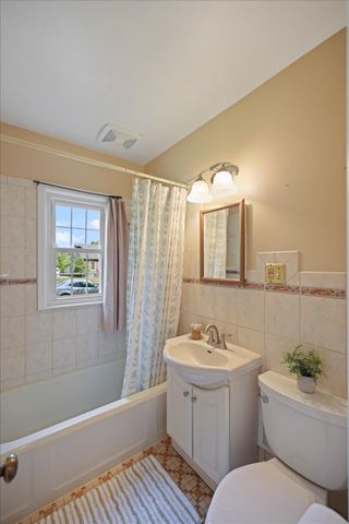 3805 Zenith Avenue N, Robbinsdale, MN 55422