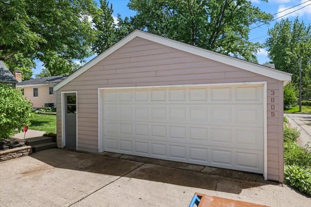 3805 Zenith Avenue N, Robbinsdale, MN 55422