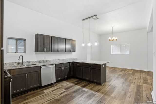 105 Dewitt, San Antonio, TX 78204