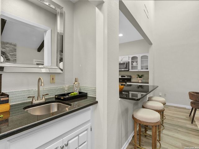 146 Lorenz Rd, San Antonio, TX 78209