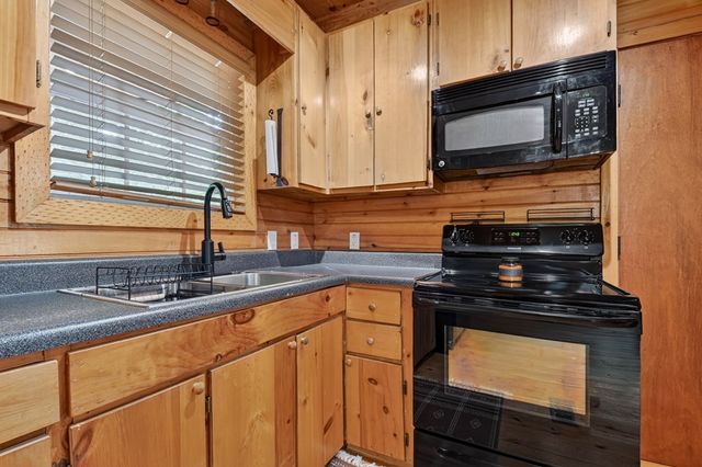 665 Shady Lane, Mineral Bluff, GA 30559