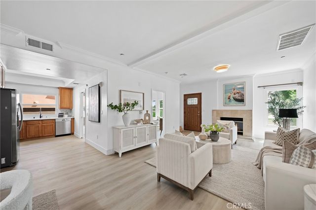 1088 S Marengo 8, Pasadena, CA 91106