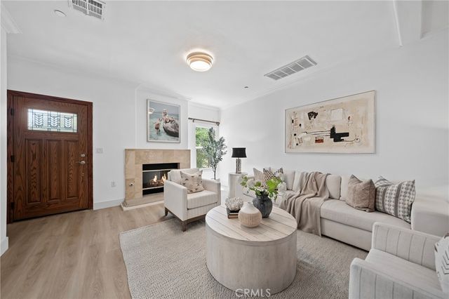 1088 S Marengo 8, Pasadena, CA 91106