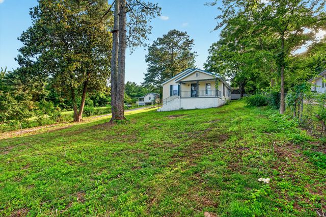 241 E Circle, Rossville, GA 30741