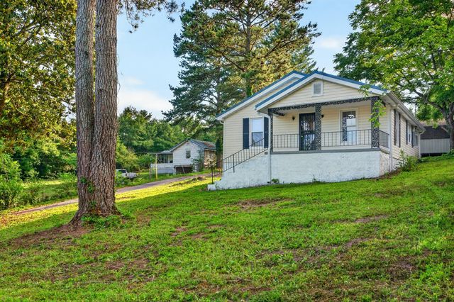 241 E Circle, Rossville, GA 30741