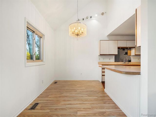 9026 E Bluewater Drive, Clarkston, MI 48348