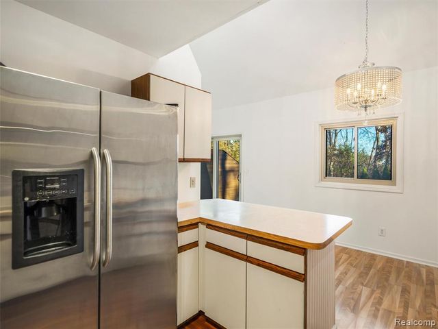 9026 E Bluewater Drive, Clarkston, MI 48348