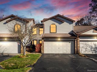 9026 E Bluewater Drive, Clarkston, MI 48348