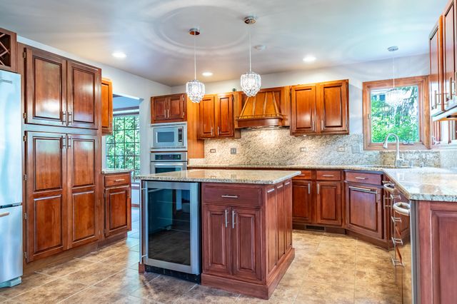 8407 Beech Avenue, Munster, IN 46321