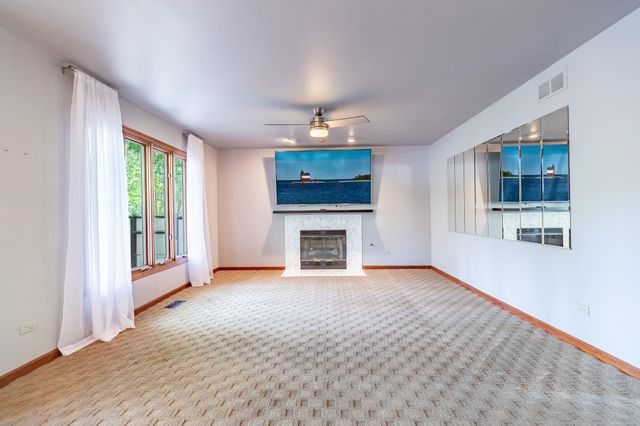 8407 Beech Avenue, Munster, IN 46321