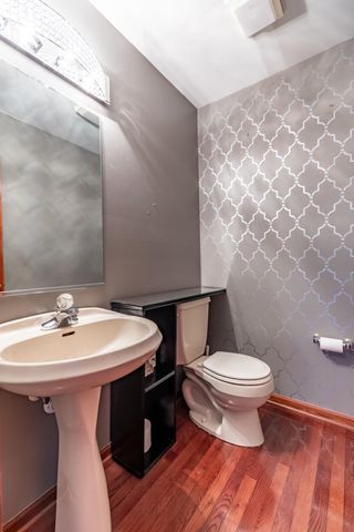 8407 Beech Avenue, Munster, IN 46321