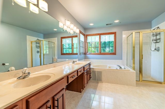 8407 Beech Avenue, Munster, IN 46321