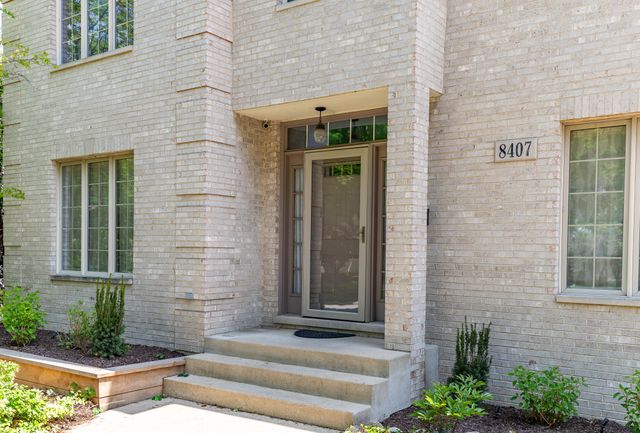 8407 Beech Avenue, Munster, IN 46321