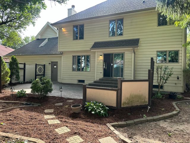 8407 Beech Avenue, Munster, IN 46321