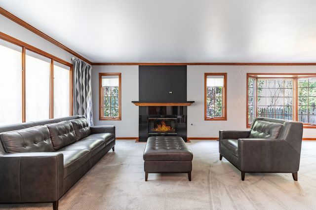 8407 Beech Avenue, Munster, IN 46321