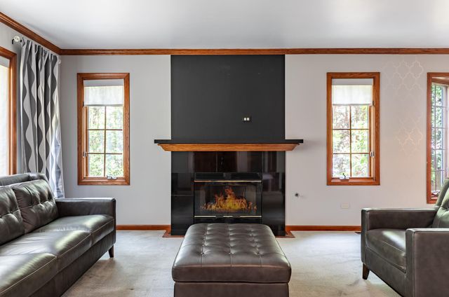 8407 Beech Avenue, Munster, IN 46321