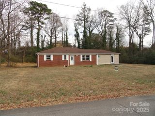 300 Clark Boulevard, Charlotte, NC 28262