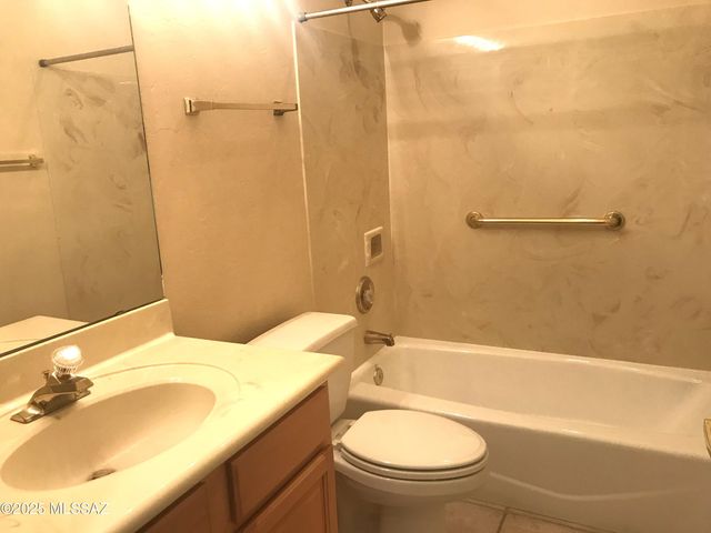 13842 N Slazenger Drive, Oro Valley, AZ 85755