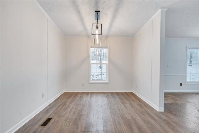 405 Harbor TRL, Moneta, VA 24121