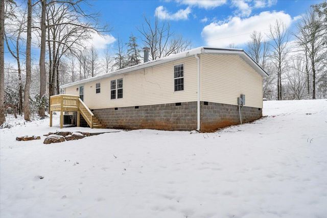405 Harbor TRL, Moneta, VA 24121