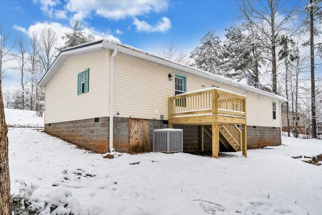 405 Harbor TRL, Moneta, VA 24121