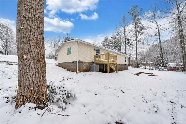 405 Harbor TRL, Moneta, VA 24121