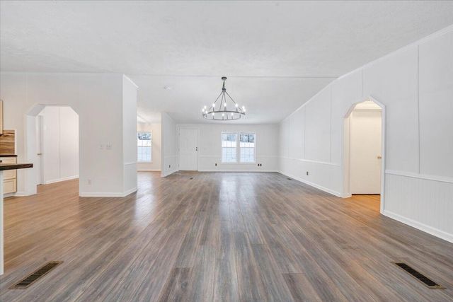 405 Harbor TRL, Moneta, VA 24121