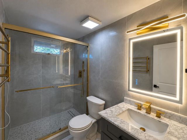 250 N 9th Ave, Oakdale, CA 95361