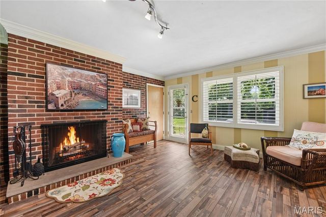 527 Fairways Circle, Creve Coeur, MO 63141